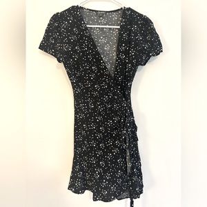 Wild Fable Womens Dress from Target! Size Xs, it is black with white stars!